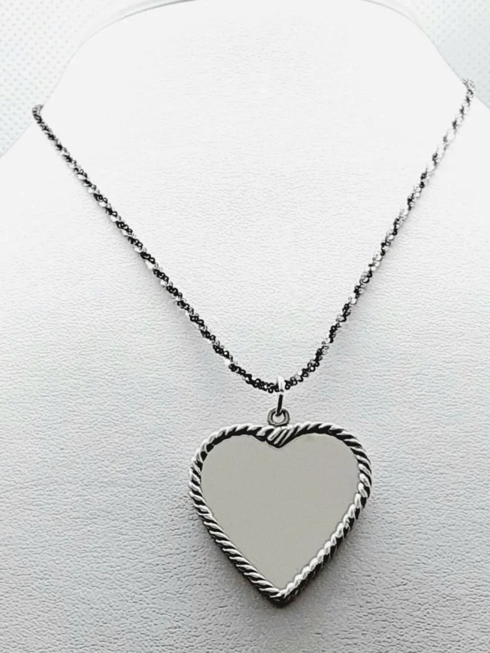 NEW 18 inch 925 oxidized wheat chain and mirrored heart pendant - Picture 3 of 12